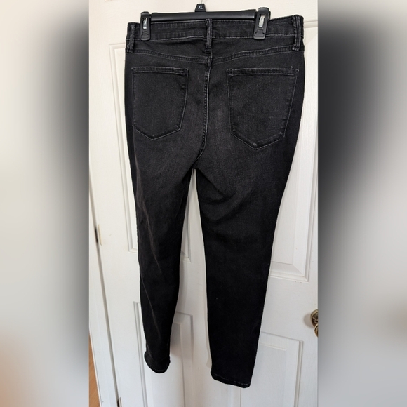 Simply Vera Vera Wang Women's Power Stretch Core Skinny JeansColor: Black 12 EUC - Picture 3 of 7